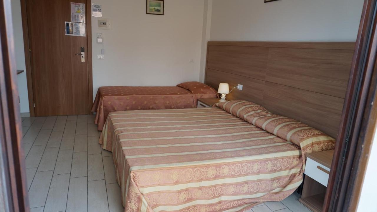 Ideal Hotel
