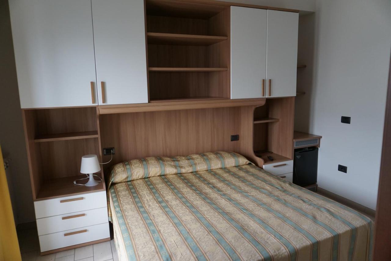 Ideal Hotel