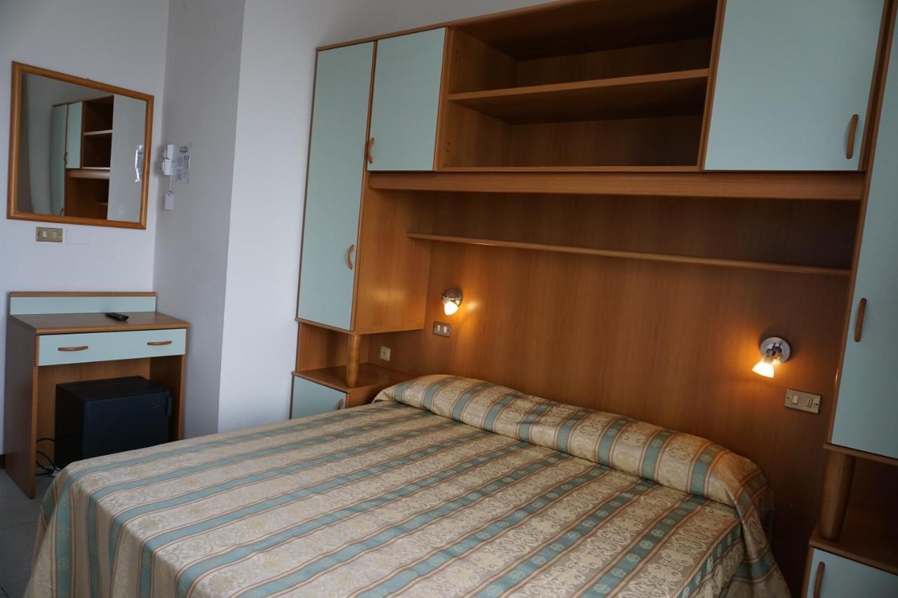 Ideal Hotel