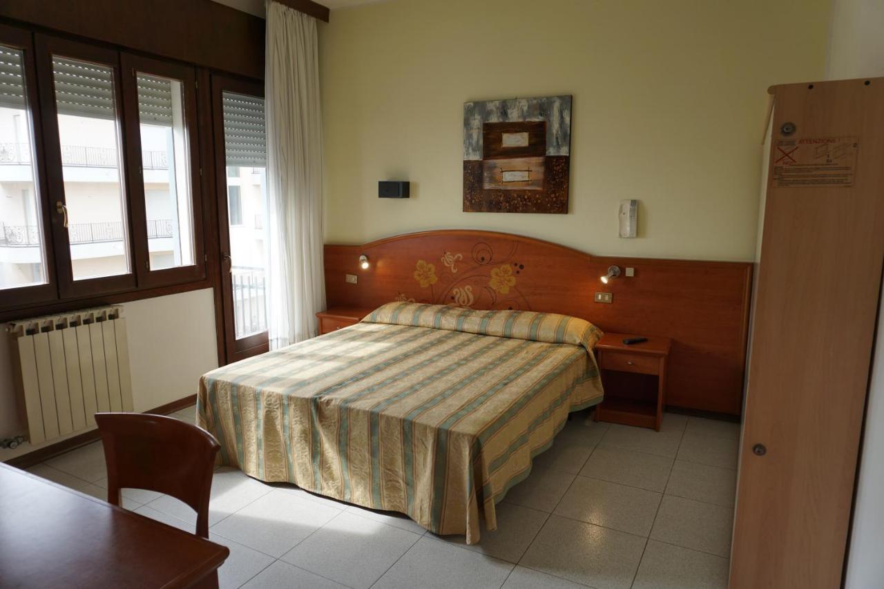 Hotel Ideal 3*