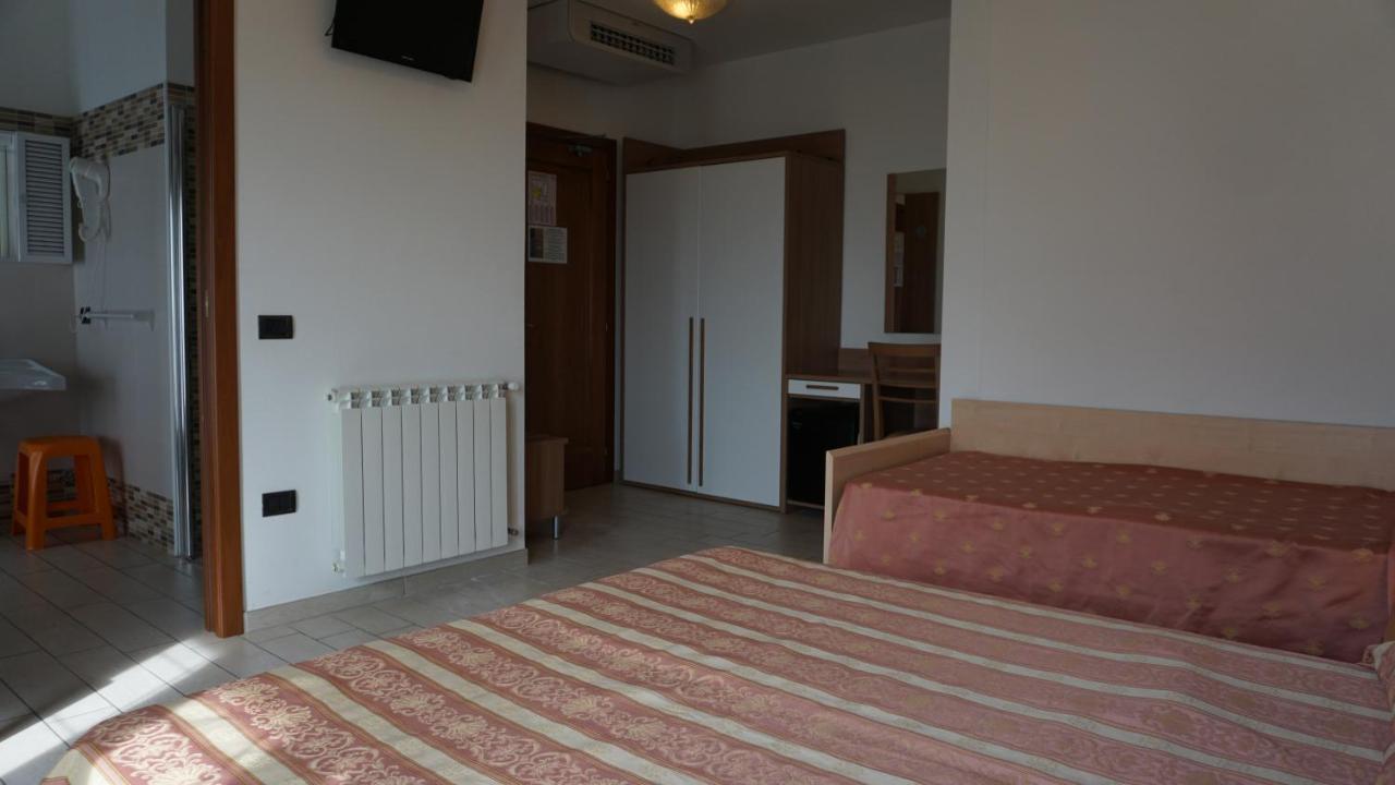 Ideal Hotel 3*